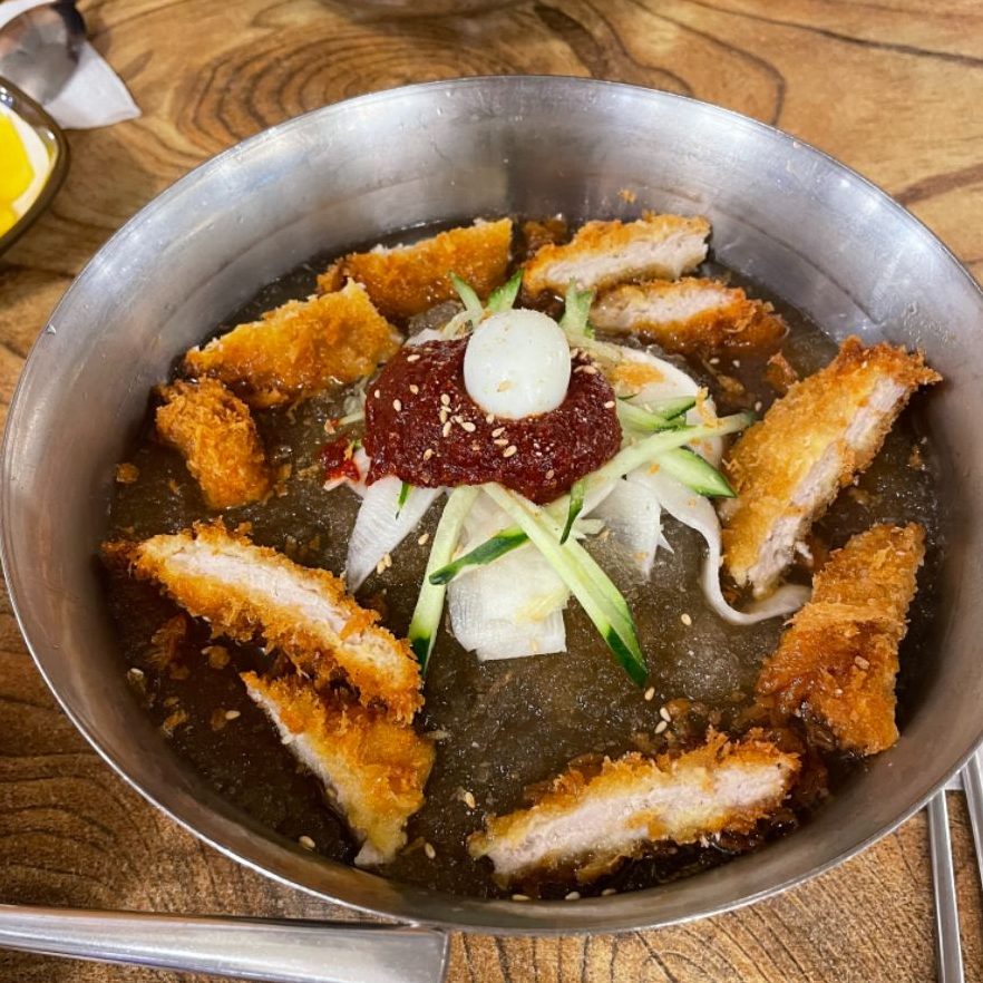 comida verano en corea: Naengmyeon y Tonkatsu 